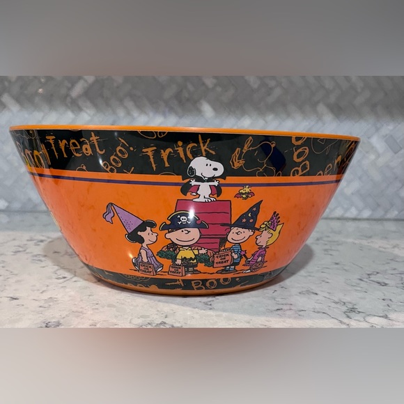 Peanuts Holiday Peanuts Charlie Brown Snoopy Halloween Melamine